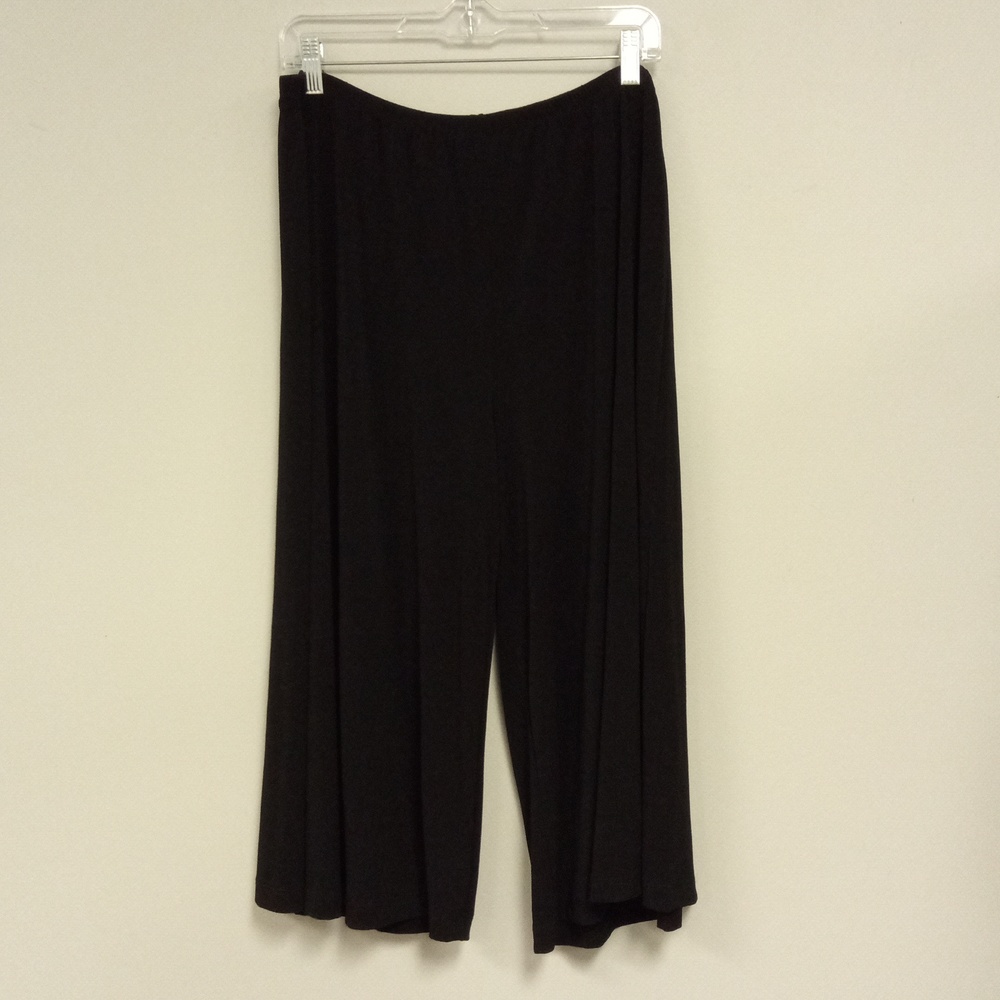 Notations Women's Black Cropped Pants Size 1X